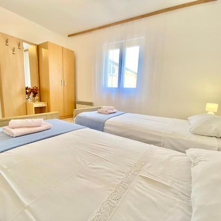 Porat Appartement Starigrad Paklenica Buitenkant foto