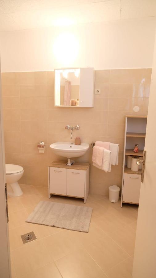 Porat Appartement Starigrad Paklenica Buitenkant foto