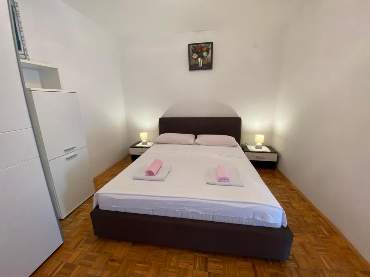 Porat Appartement Starigrad Paklenica Buitenkant foto